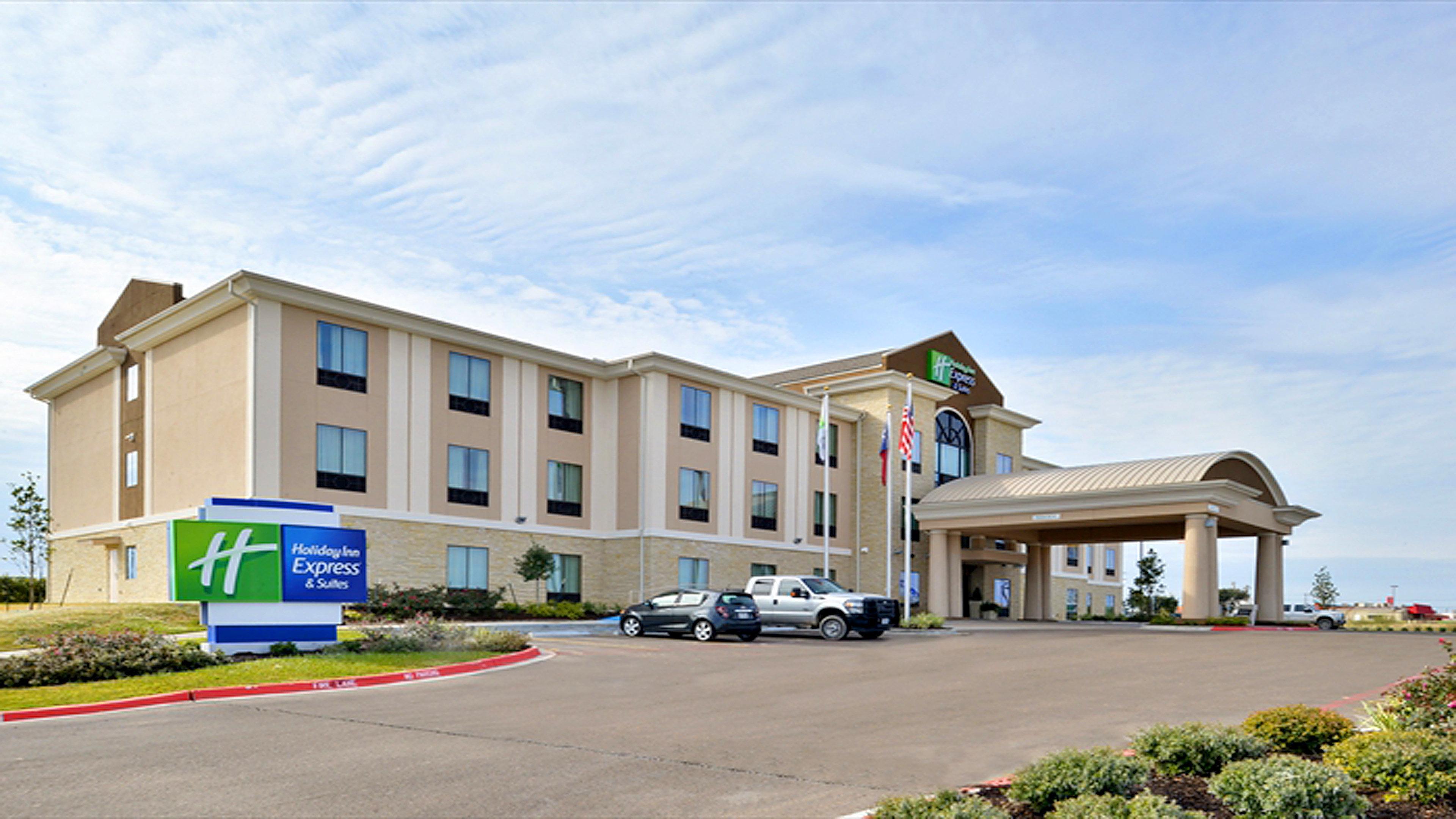 Holiday Inn Express And Suites Schulenburg By Ihg Exterior foto