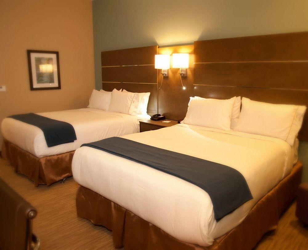 Holiday Inn Express And Suites Schulenburg By Ihg Exterior foto